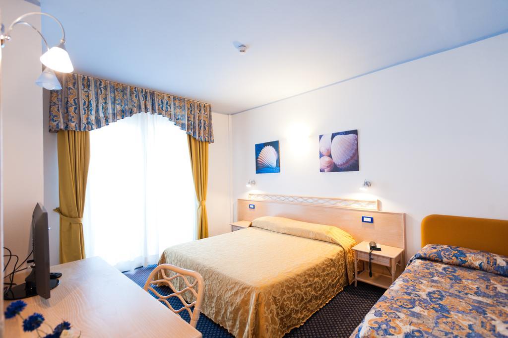 El Cid Campeador - Family Hotel Римини Номер фото